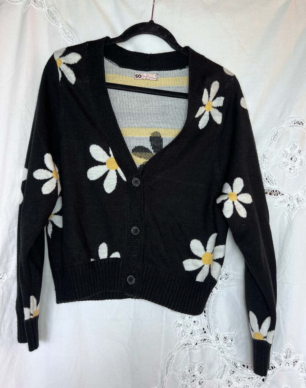SO Goods For Life Black Daisy Floral Button Front Cardigan Sweater Size M